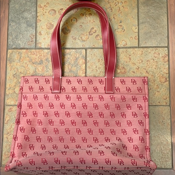 Dooney & Bourke Tote Red Signature EUC - Picture 2 of 15